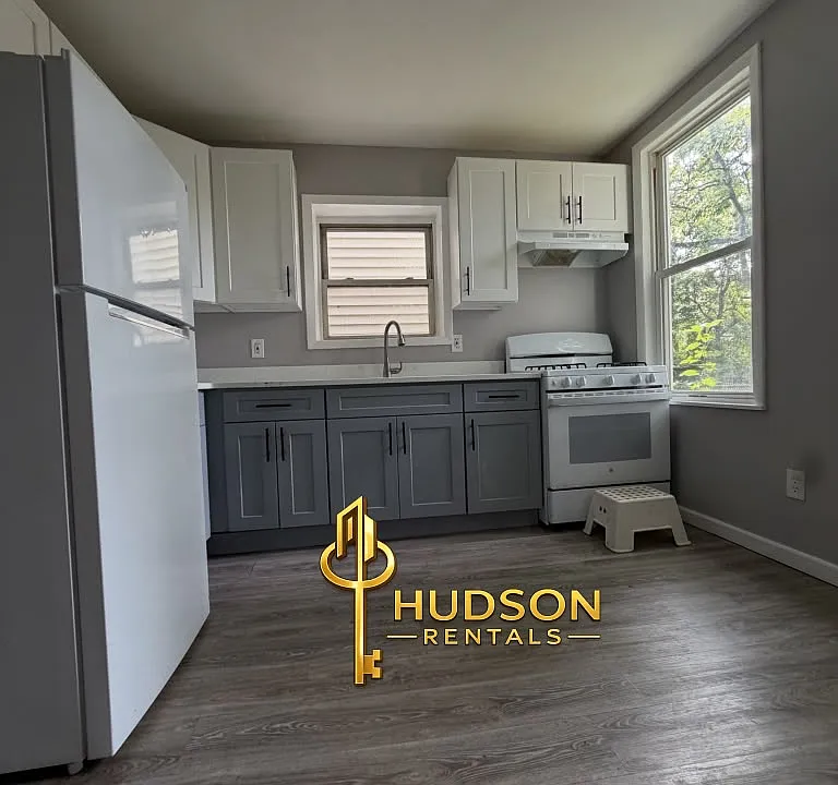 135 Wegman Pkwy #3