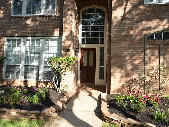 5th image of 1706 Heddon Falls Dr