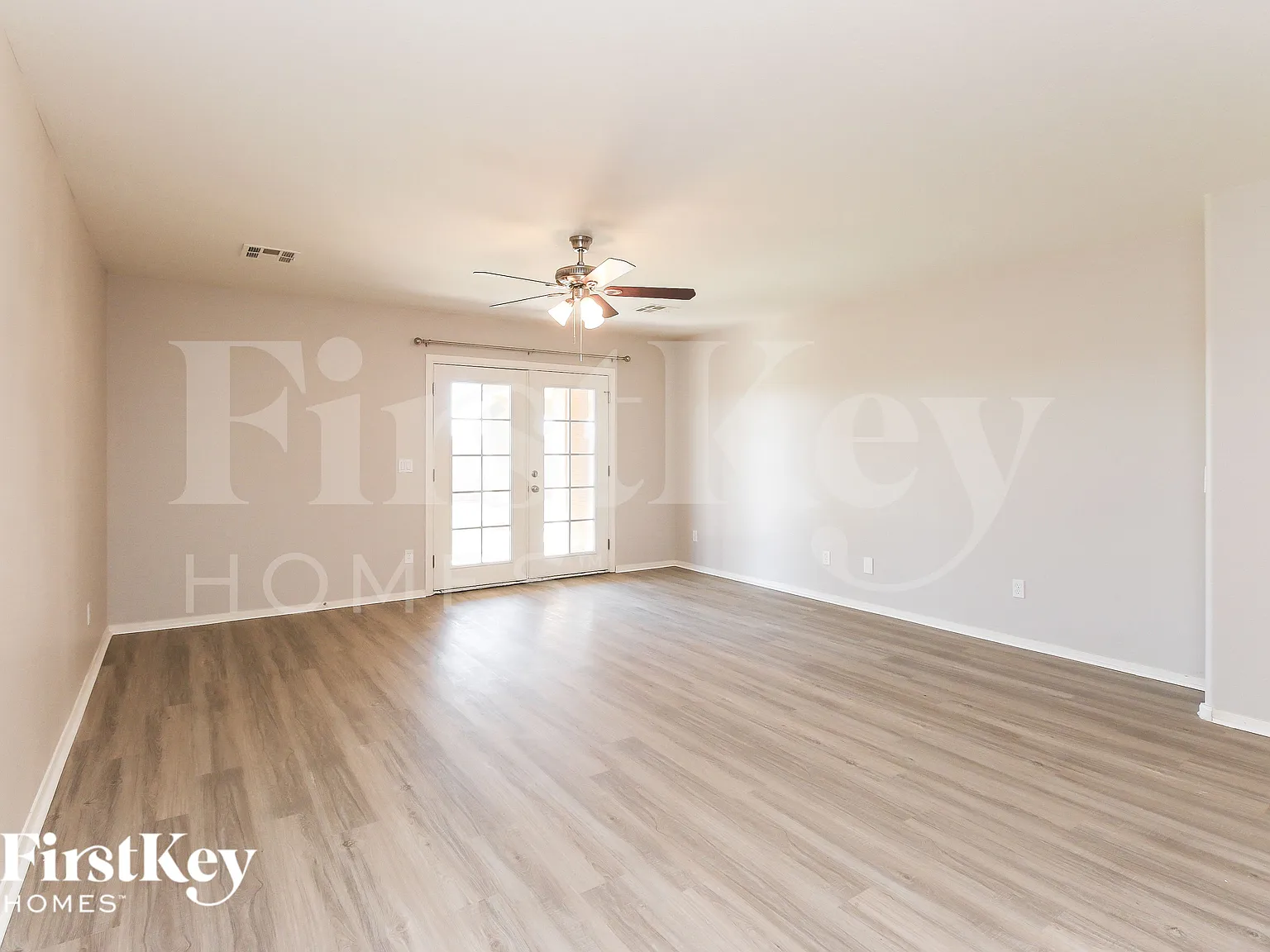 3 bed, 2.5 bath, 2796 sqft, $2,380 — Photo 2