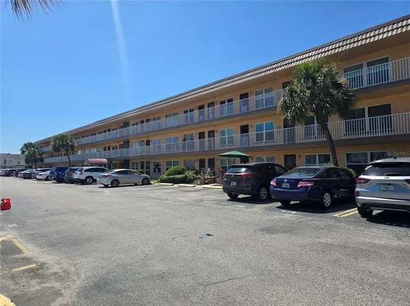 6400 46th Ave N APT 301, Kenneth City, FL 33709