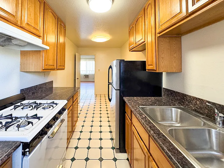 4623 Prospect Ave #3 — Photo 6