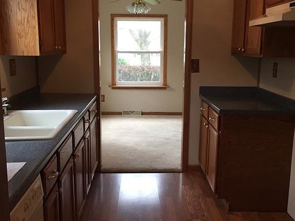 4th image of 2101 Beach Dr