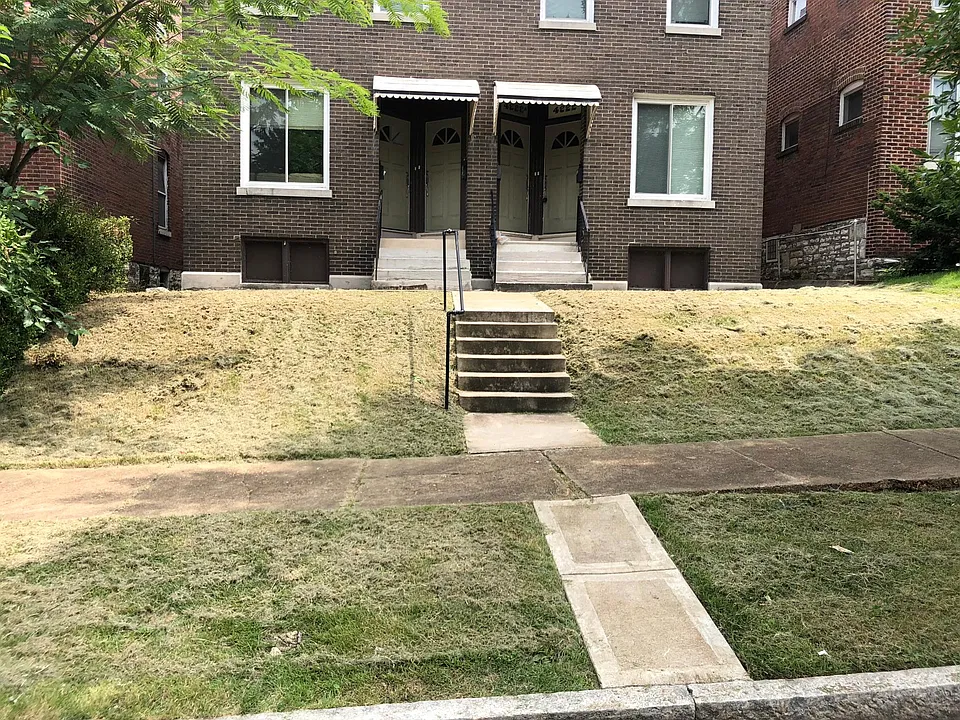 4220 Dewey Ave