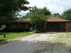 172 Avalon Dr photo 1