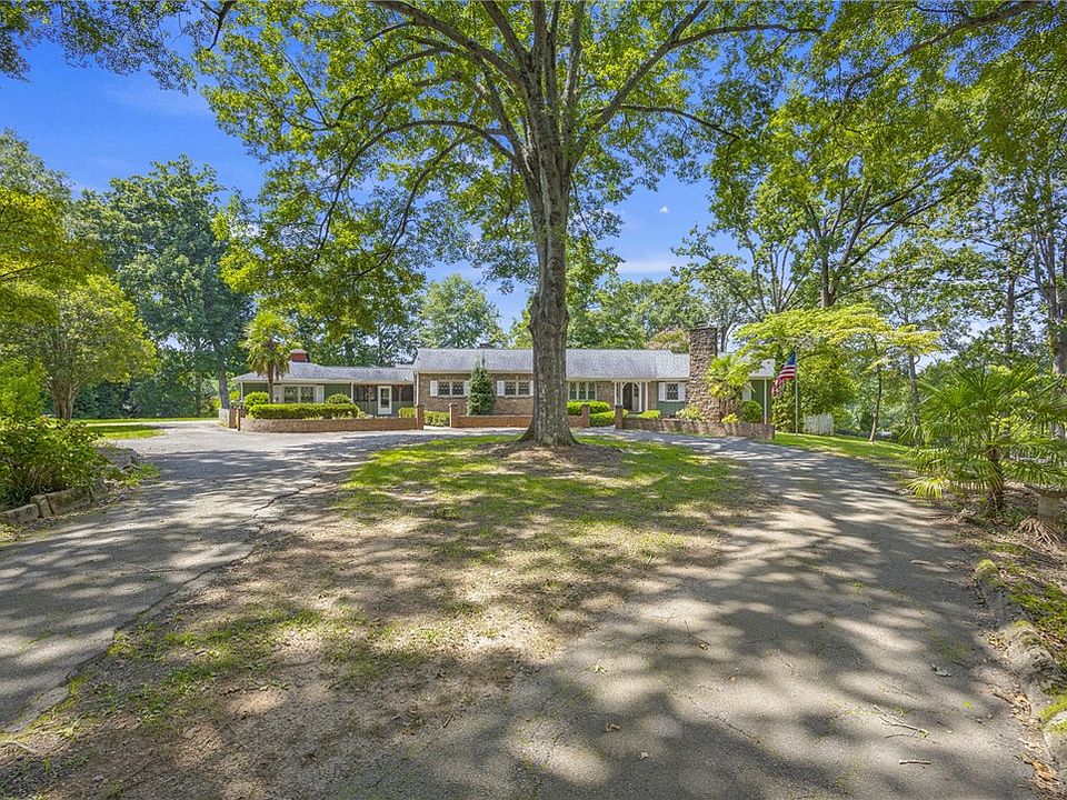 1st image of 111 Mountain View Dr