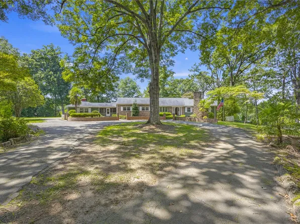 111 Mountain View Dr, Easley, SC 29640