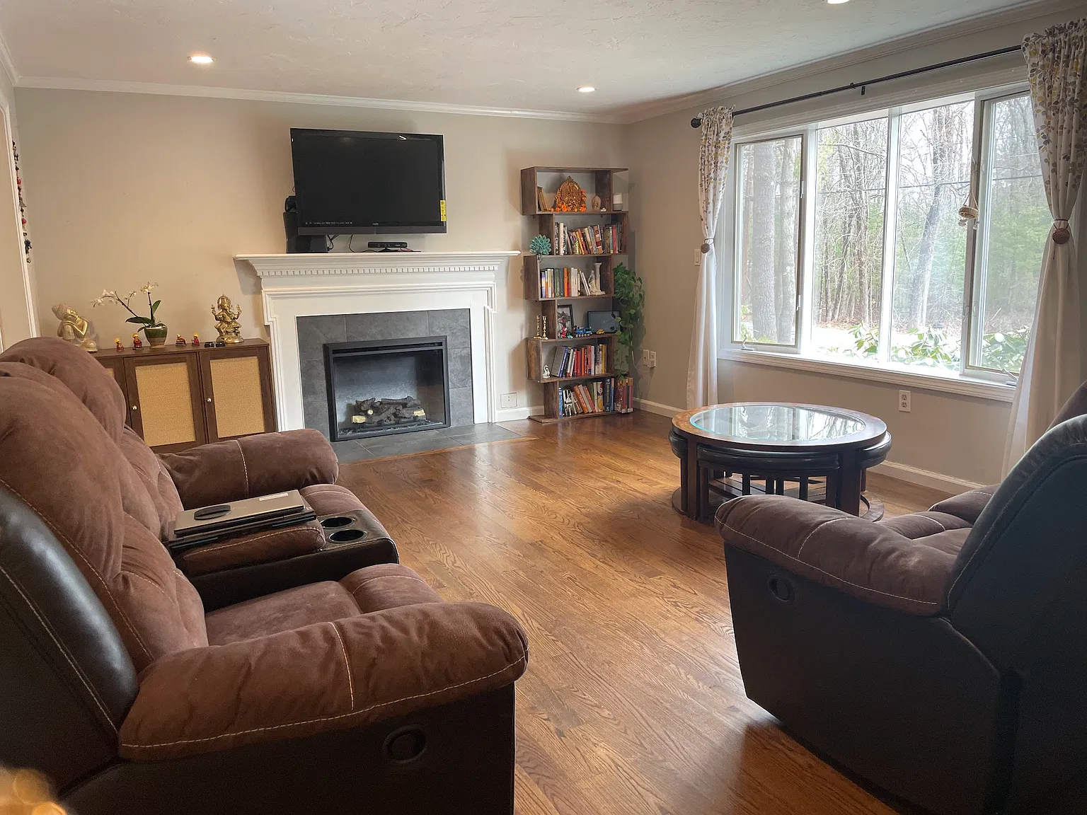 3 bed, 2.5 bath, 2056 sqft, $3,500 — Photo 3
