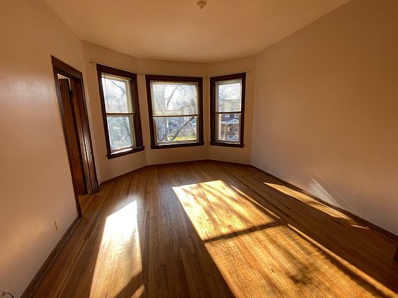 3rd image of 2312 W Walton St #2