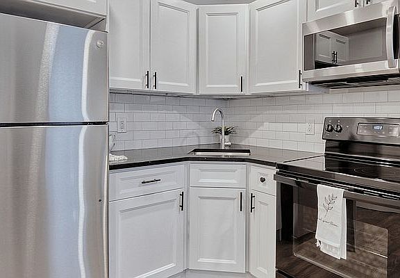 5th image of 79 Vermont St #1