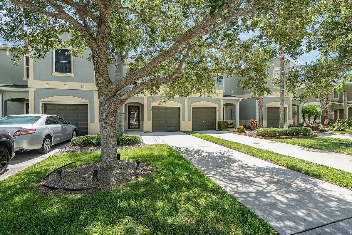 2 bed, 2.5 bath, 1508 sqft, $2,200 — Photo 2