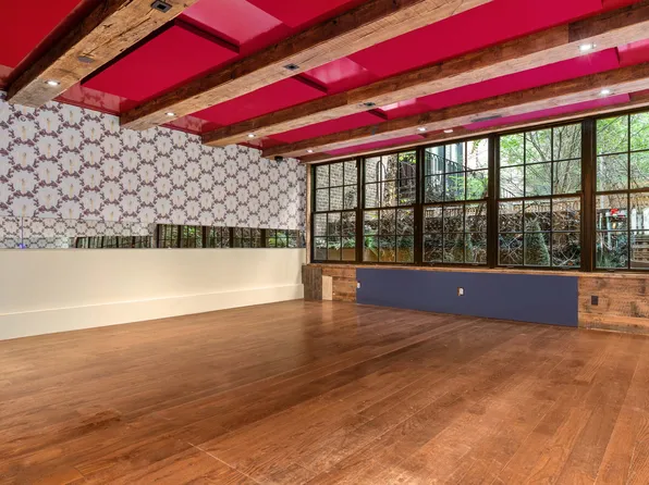 430 Hudson Street image 15 of 34