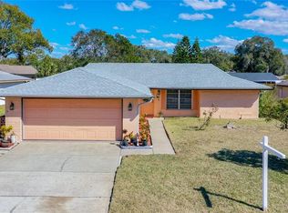 10734 Los Santos Dr, Port Richey, FL 34668