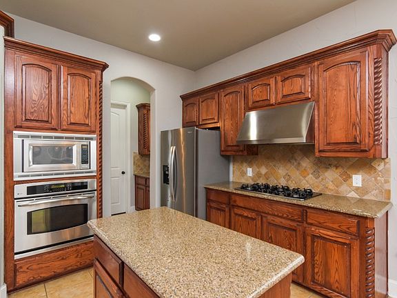 3rd image of 9750 Candlewood Dr