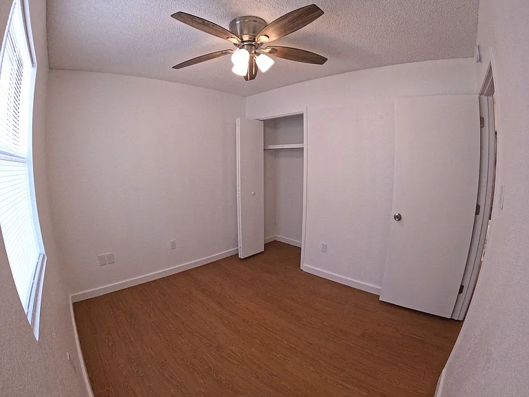 2509-2511 Pecan Dr — Photo 7
