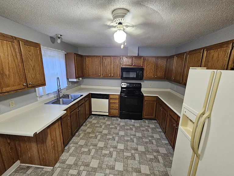 119 S Creek Dr — Photo 9