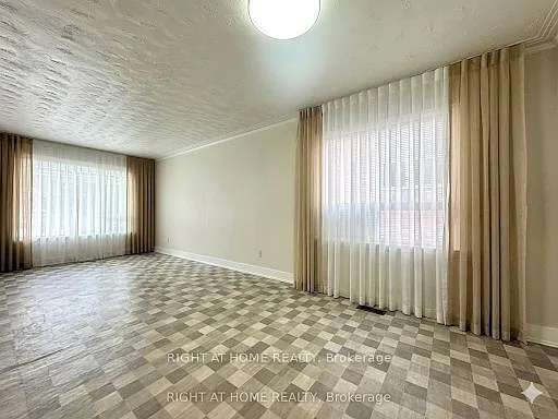 57 Wilstead Dr #MAIN FLOOR — Photo 8