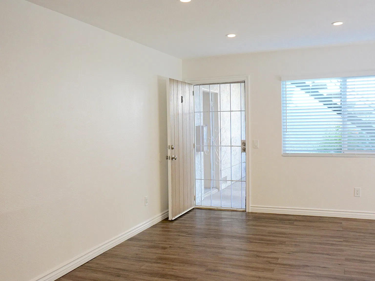 2 bed, $3,000 — Photo 2