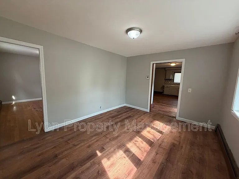 401 Broad St #403 — Photo 8