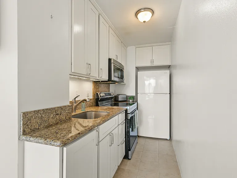 Fully upgraded kitchen