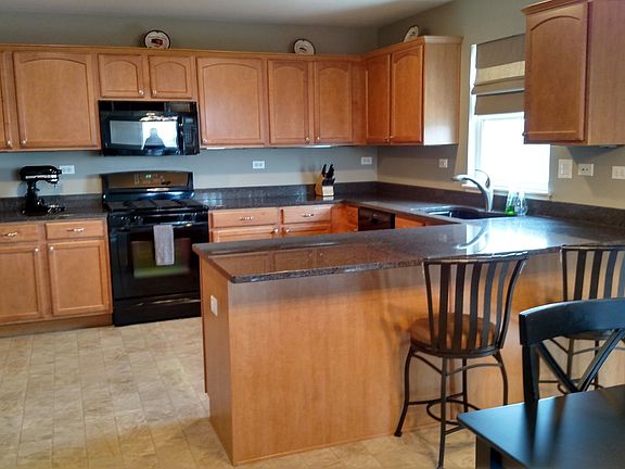 3rd image of 162 N Ellis Dr