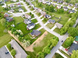 1 Carlton Dr, Lawrenceburg, KY 40342