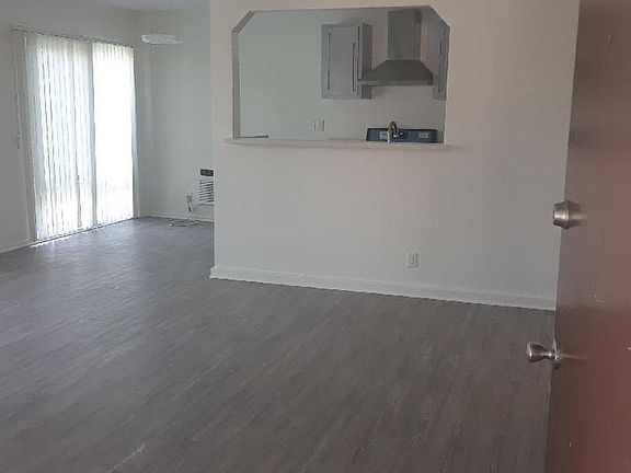 2nd image of 3311 Rowena Ave #23