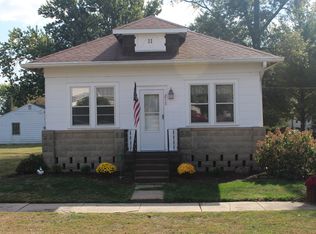 215 North St, Weldon, IL 61882