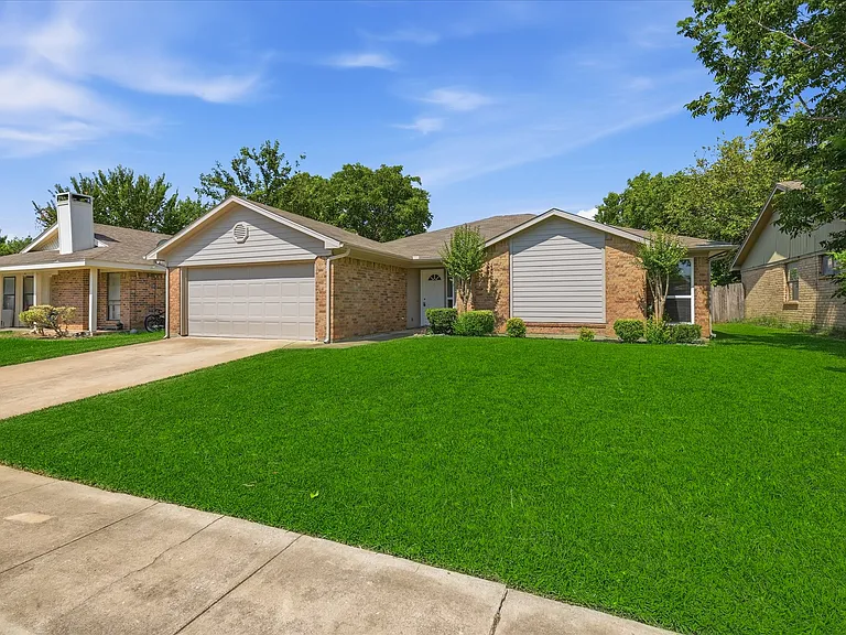 7913 Pebblebrook Dr — Photo 23