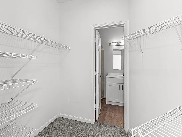 Buffalo Creek Apartments — Photo 56