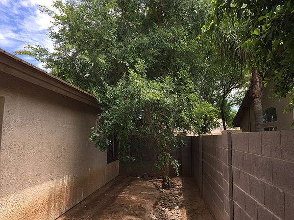 3rd image of 2116 S Southwind Dr