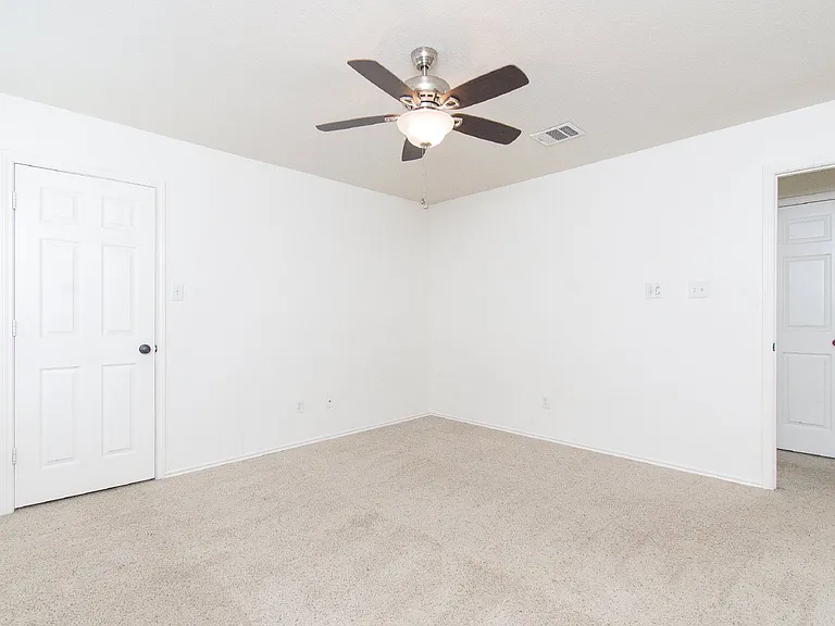 4902 Selenite Ct — Photo 22