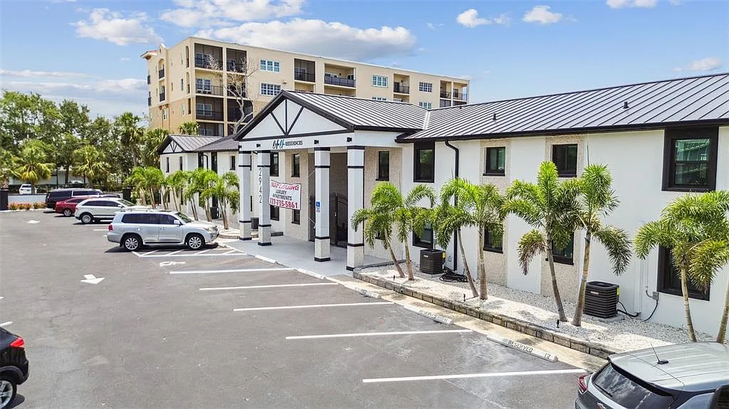 Bella Blu — Photo 1