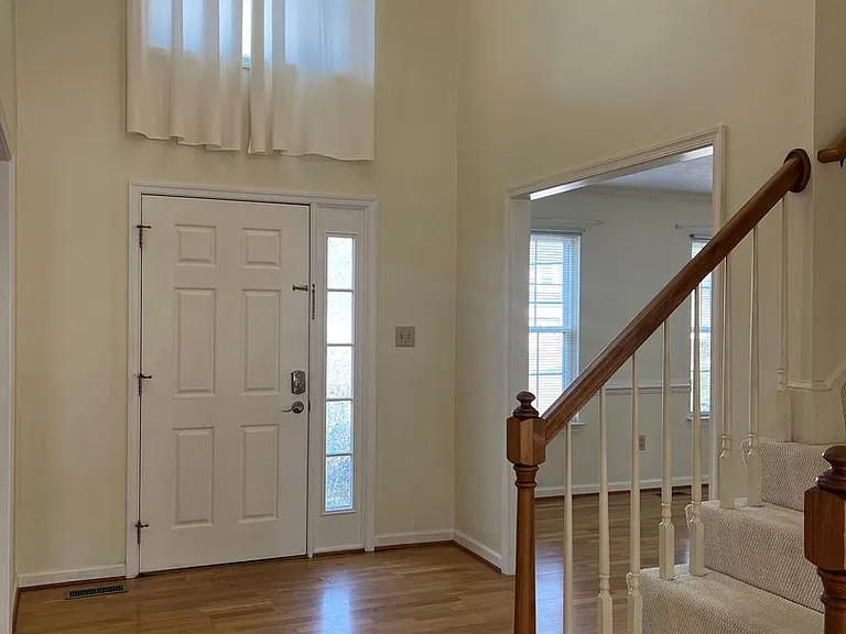 110 Bugle Ct — Photo 5