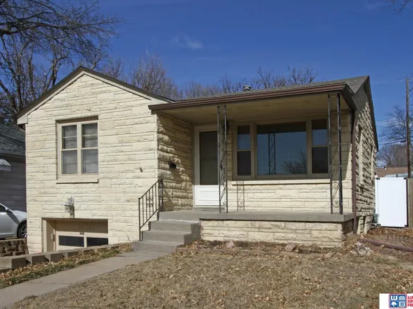 4034 Lenox Ave, Lincoln, NE 68510