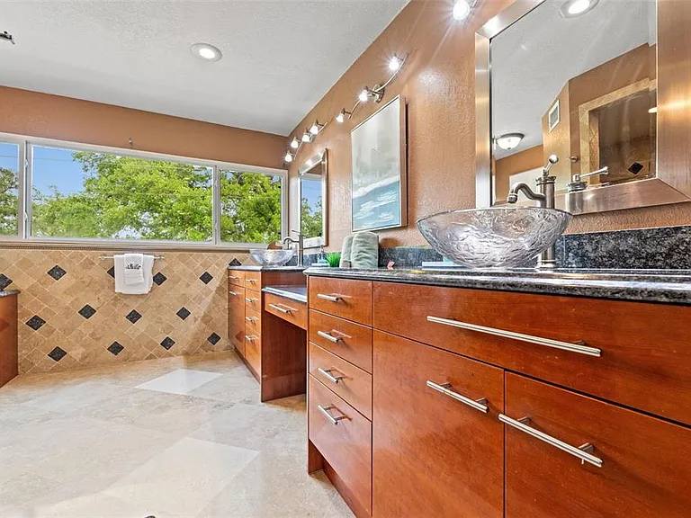 4522 W North B St — Photo 26