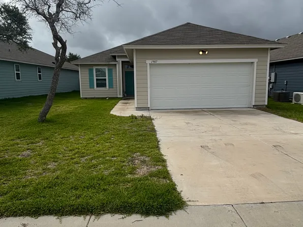 1907 Shellbank Ave, Aransas Pass, TX 78336