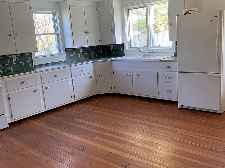 211 Bowerman Rd — Photo 9
