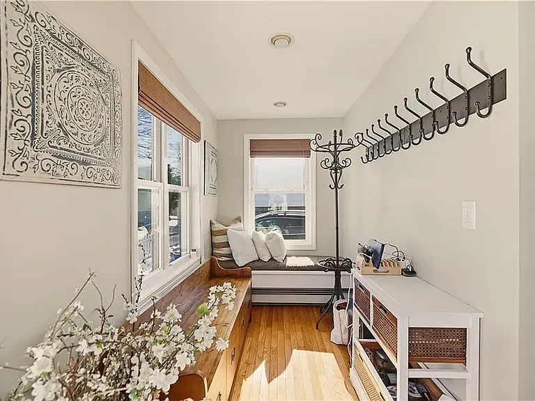 118 Center Ave — Photo 15