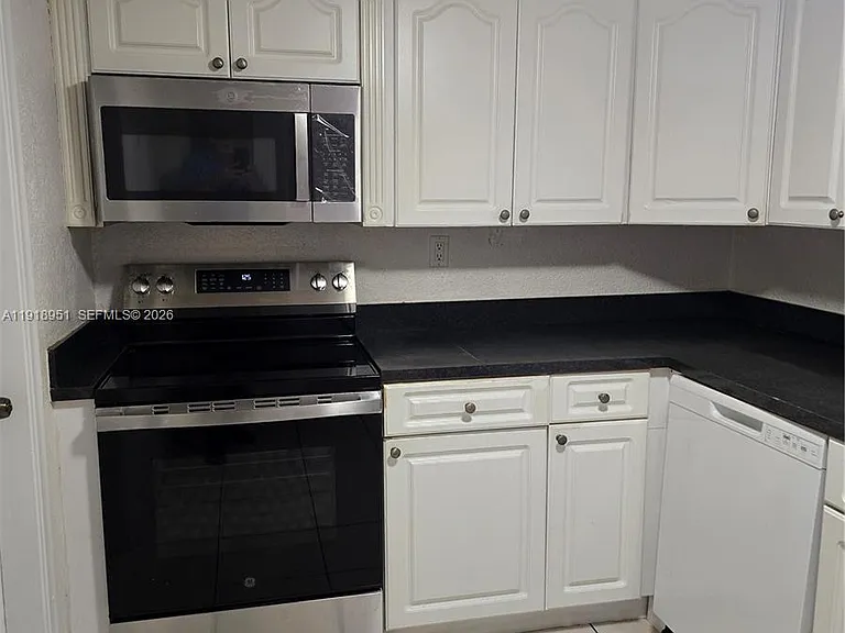 7925 SW 104th St #201-E — Photo 12