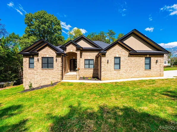 135 Winwood Cir, Granite Falls, NC 28630