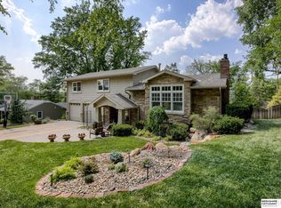 10336 Pinehurst Ave, Omaha, NE 68124