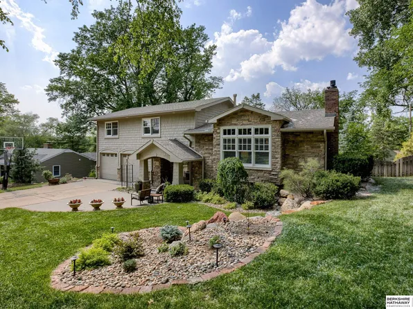 10336 Pinehurst Ave, Omaha, NE 68124