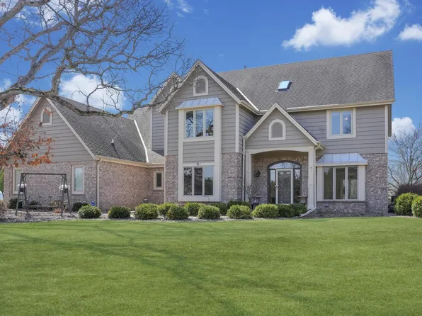 9223 West Wyndham Hills COURT, Franklin, WI 53132