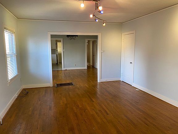 Family Room - Entrance