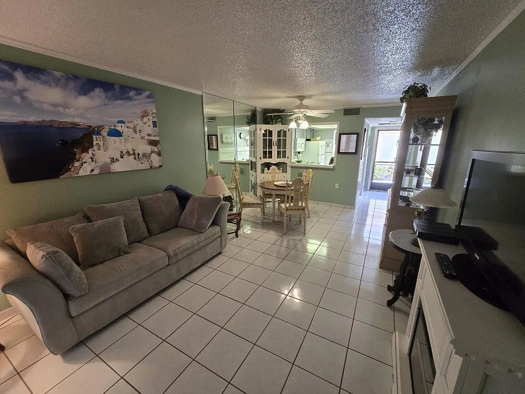 11140 Carriage Hill Dr., #5 — Photo 3