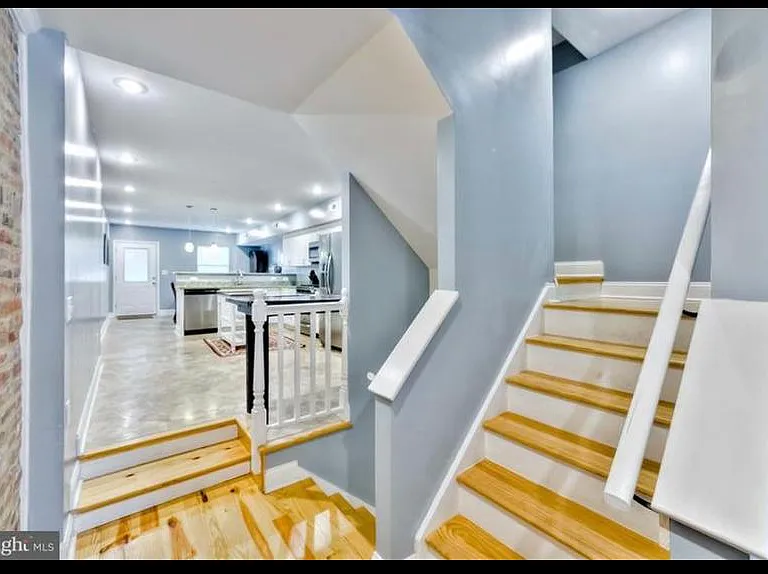 613 S East Ave — Photo 12