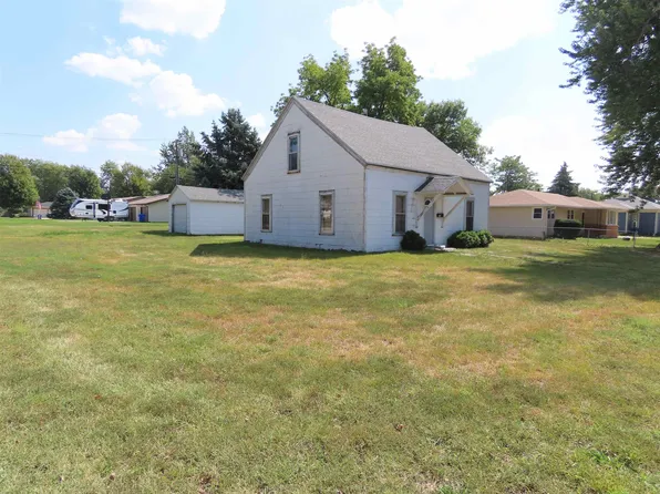 108 S 8th St, David City, NE 68632