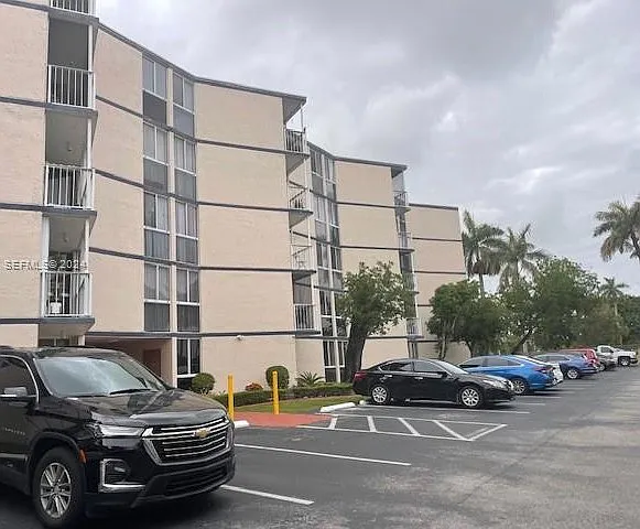 2 bed, 960 sqft, $1,950 — Photo 1