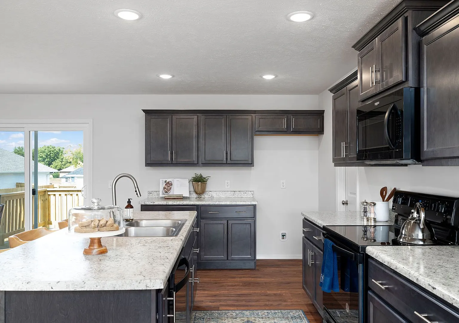 Newly Built Home for Rent in Aurora! — Photo 2