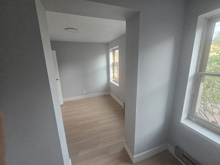 423 State St #1 — Photo 9